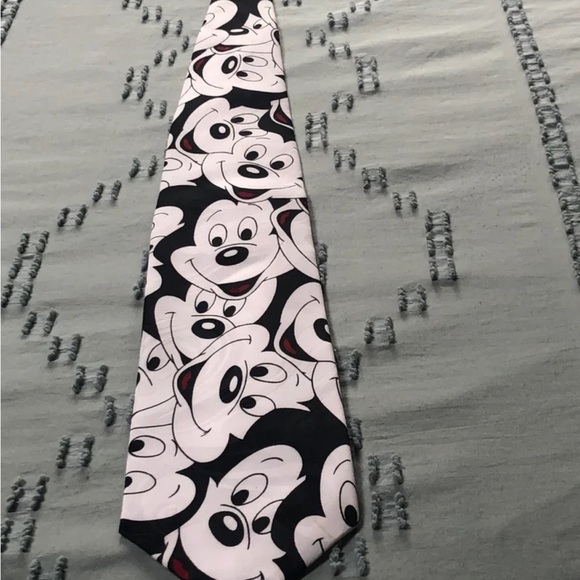 Disney Mickey Tie - Picture 1 of 4